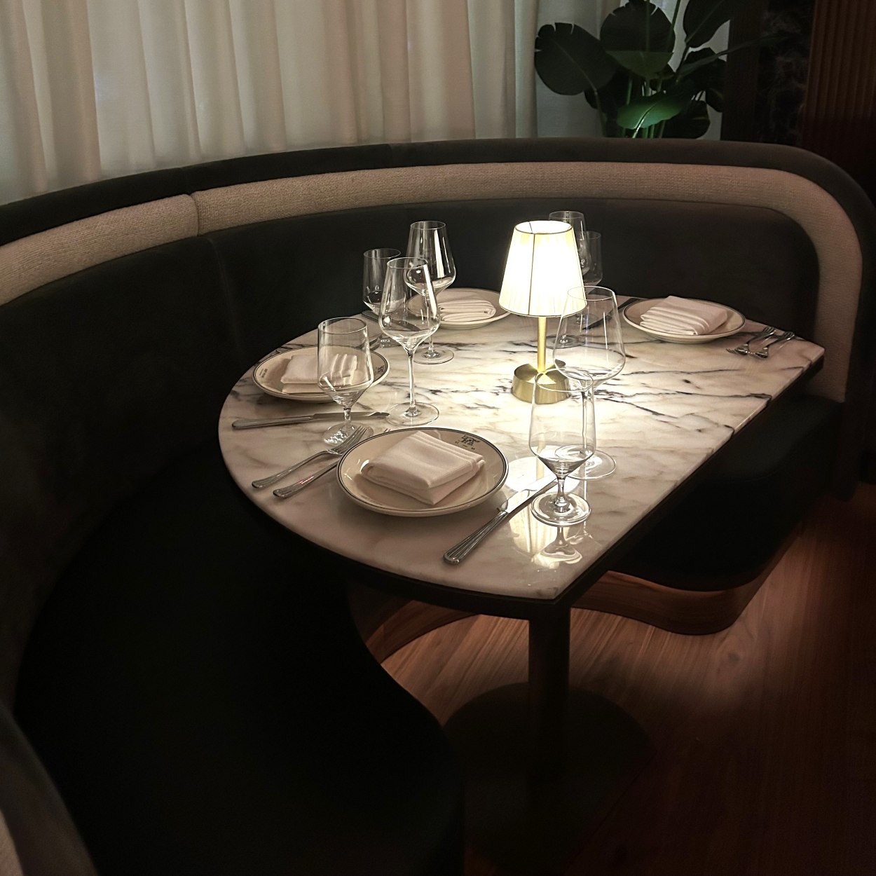 Elegant seating at 1587 Prime Steakhouse, a fine dining restaurant in Kansas City