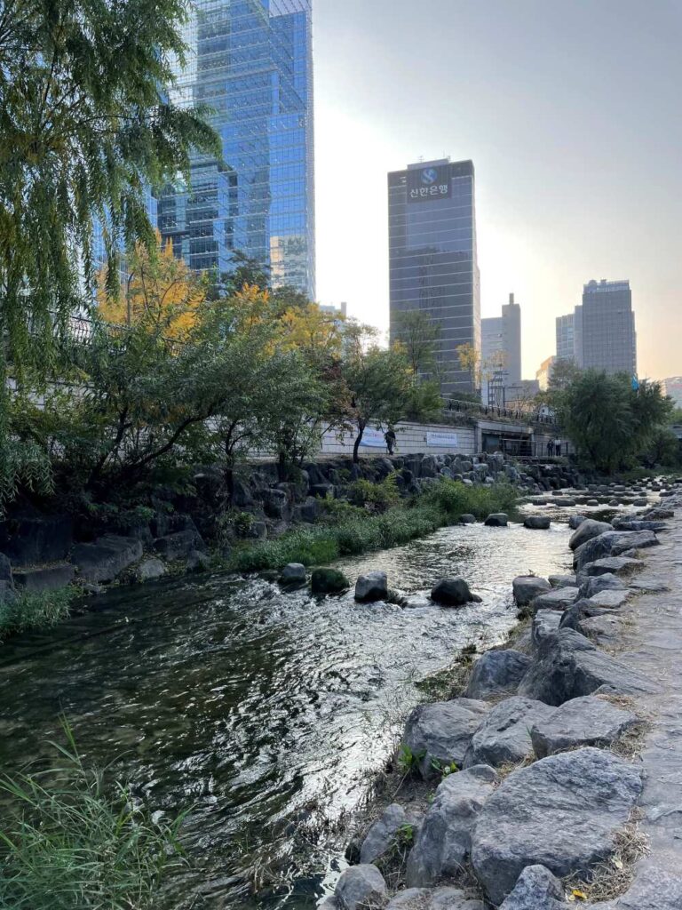 A view of the sky scrapers in Soul on the banks of Han River in South Korea.