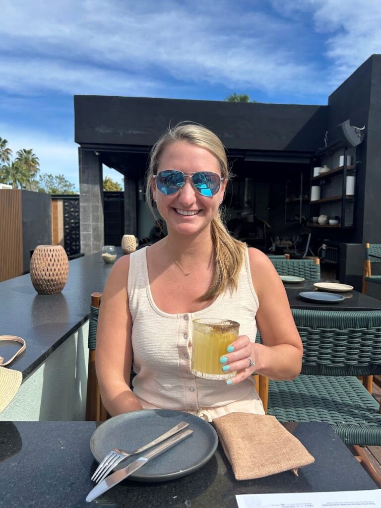 A travel blogger shares her experience of visiting Las Cabos, Mexico.