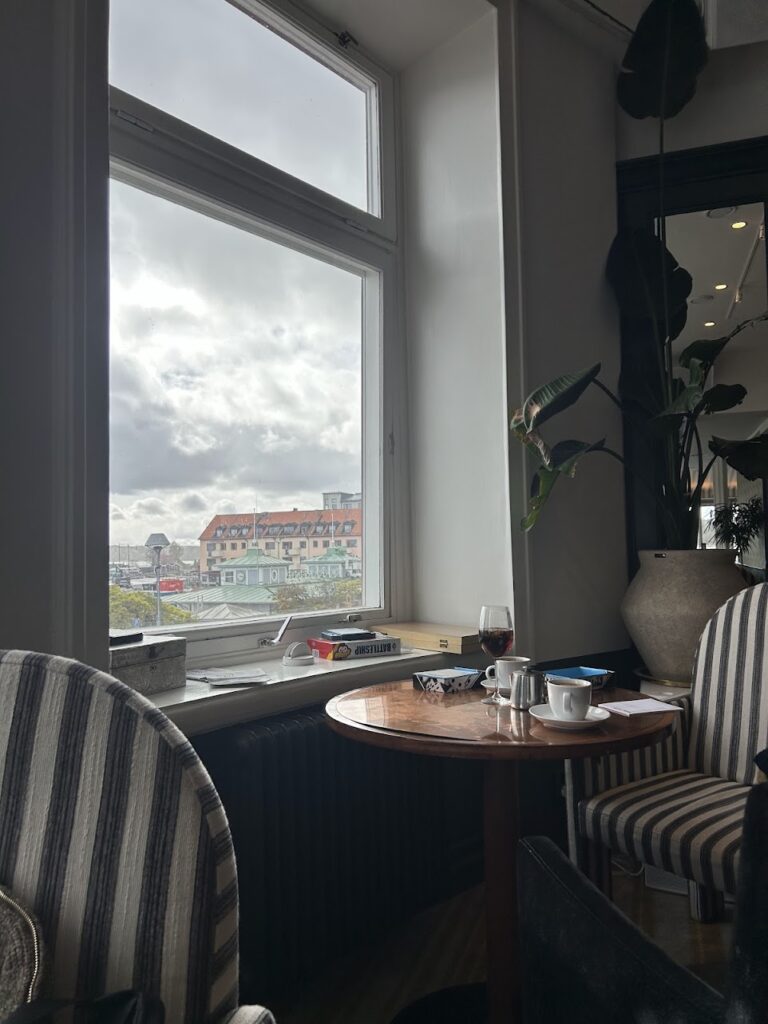 Elegant lounge setting at Waxholms Hotell perfect for an afternoon coffee break