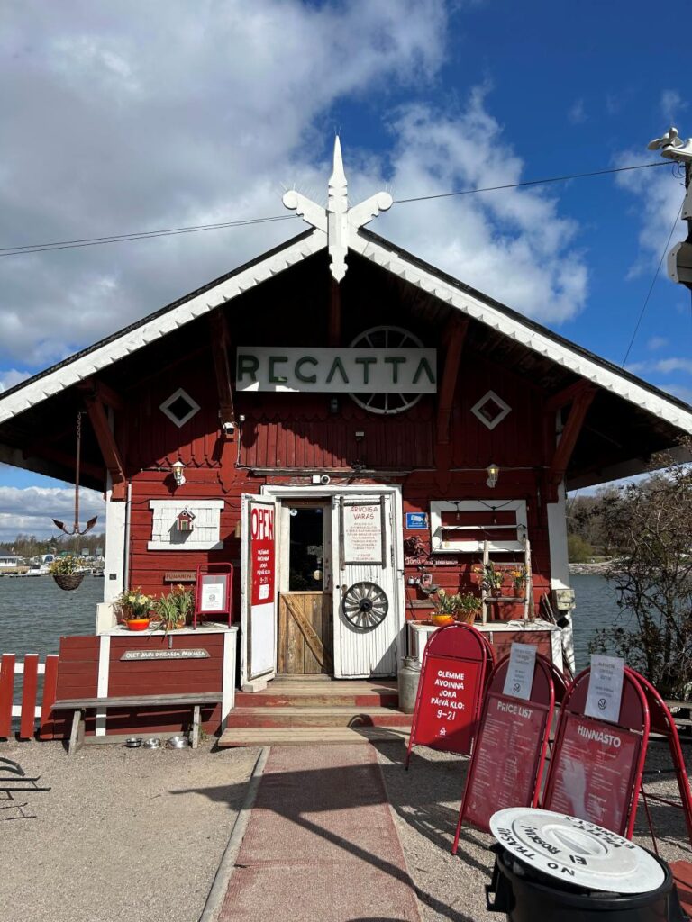 Rustic Nordic charm at Café Regatta surrounded by nature and water