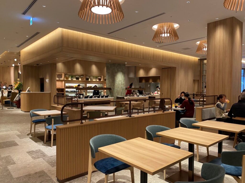  Hilton Garden Inn Kyoto Shijo Karasuma is one of the best places to stay in Kyoto during fall.